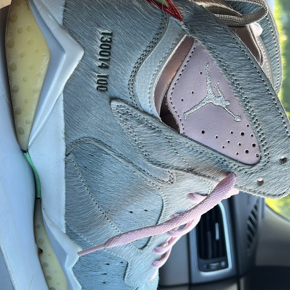 Jordan Hare Sneakers